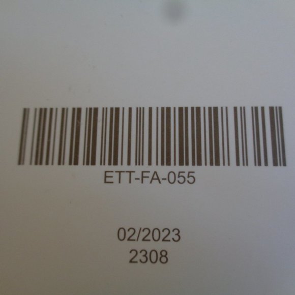 SQUARE MINI RING AND DISPLAY BOX by Ettika in gold NIB - Picture 3 of 7